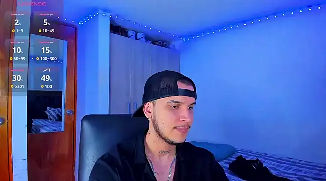 Snapshot of austinoficial chatting on February 24, 1:24 am austinoficial online show from February 24, 1:24 am