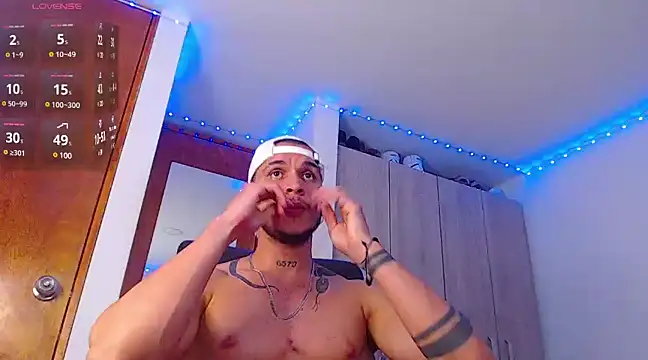 Snapshot of austinoficial chatting on February 25, 6:36 am austinoficial online show from February 25, 6:36 am