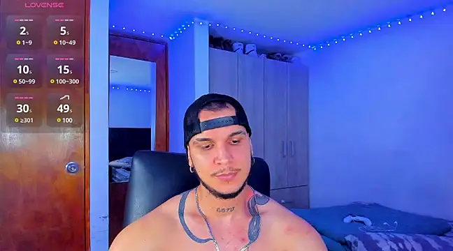 Snapshot of austinoficial chatting on February 26, 8:48 am austinoficial online show from February 26, 8:48 am