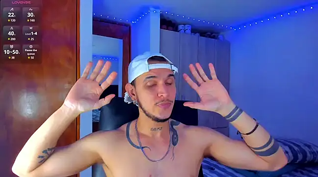 Snapshot of austinoficial chatting on March 5, 8:43 am austinoficial online show from March 5, 8:43 am