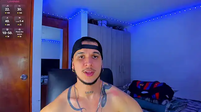 Snapshot of austinoficial chatting on March 6, 8:08 am austinoficial online show from March 6, 8:08 am