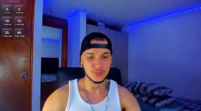 Snapshot of austinoficial chatting on March 11, 4:10 am austinoficial online show from March 11, 4:10 am