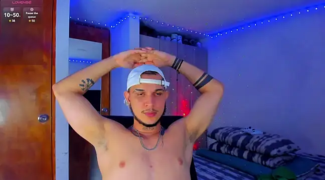 Snapshot of austinoficial chatting on March 14, 4:21 am austinoficial online show from March 14, 4:21 am