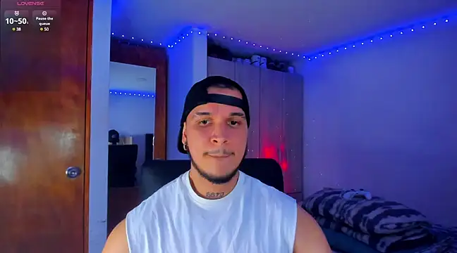 Snapshot of austinoficial chatting on March 15, 5:52 am austinoficial online show from March 15, 5:52 am