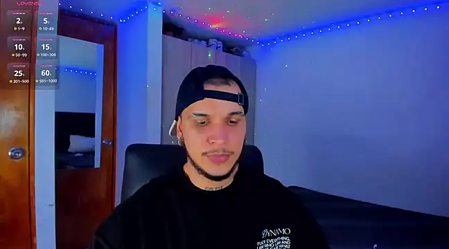 Snapshot of austinoficial chatting on March 18, 4:47 am austinoficial online show from March 18, 4:47 am