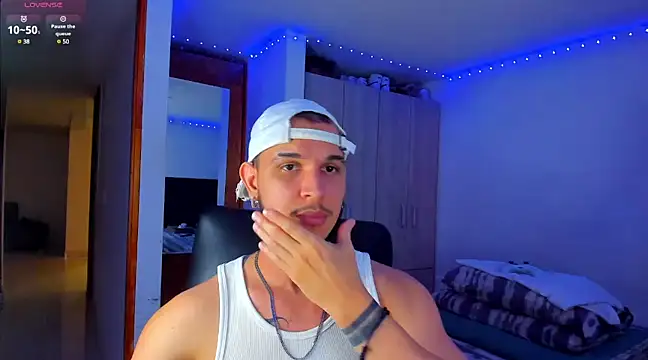 Snapshot of austinoficial chatting on March 19, 5:52 am austinoficial online show from March 19, 5:52 am