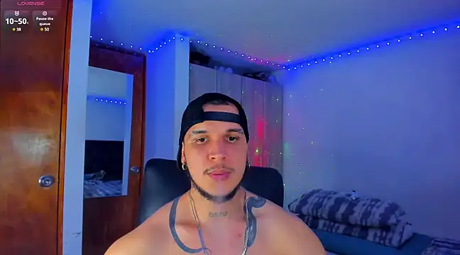 Snapshot of austinoficial chatting on March 21, 8:39 am austinoficial online show from March 21, 8:39 am