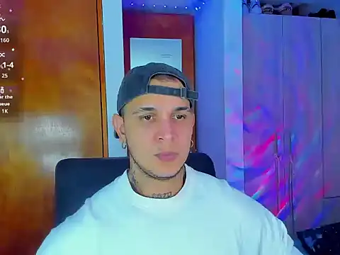 Snapshot of austinoficial chatting on September 8, 11:37 pm austinoficial online show from September 8, 11:37 pm