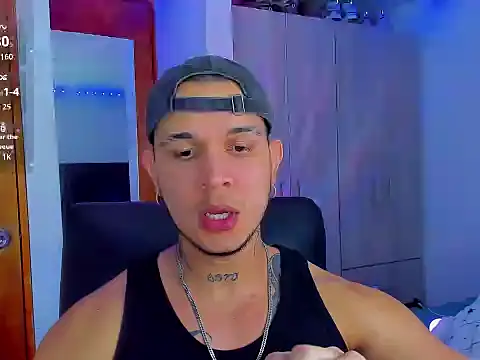 Snapshot of austinoficial chatting on September 11, 3:17 am austinoficial online show from September 11, 3:17 am