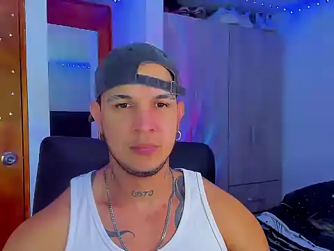 Snapshot of austinoficial chatting on September 11, 9:04 pm austinoficial online show from September 11, 9:04 pm