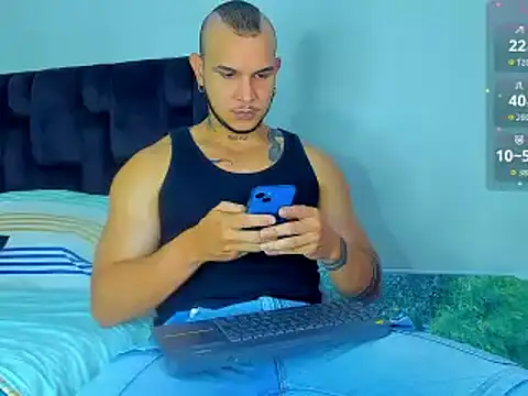 austinoficial online show from February 5, 9:19 pm