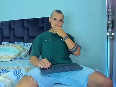 austinoficial online show from February 8, 8:34 pm