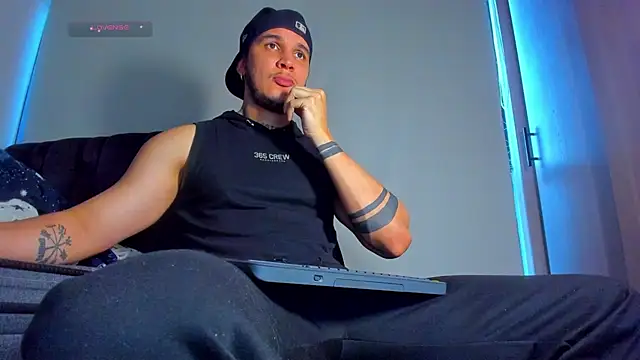 austinoficial online show from July 26, 11:11 pm