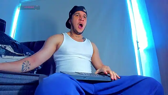 austinoficial online show from July 27, 9:22 pm