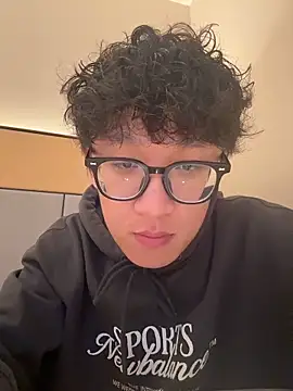 HHAARRYYXXL online show from April 9, 3:50 pm