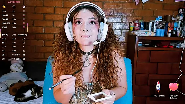 Annycolin  online show from May 8, 9:42 pm