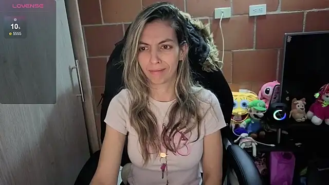 Princezzlove3 online show from October 18, 12:13 am