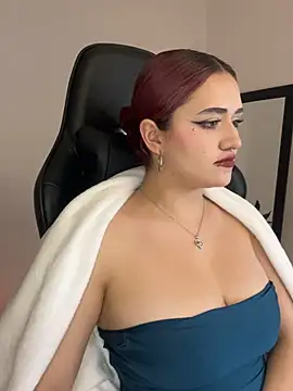 Snapshot of raven__white1 chatting on January 18, 12:13 am raven white1 online show from January 18, 12:13 am