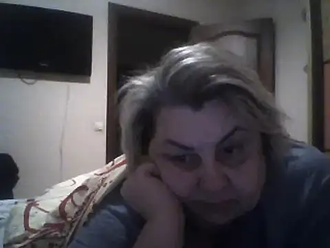 Snapshot of AngelSky4533 chatting on January 22, 1:42 pm AngelSky4533 online show from January 22, 1:42 pm