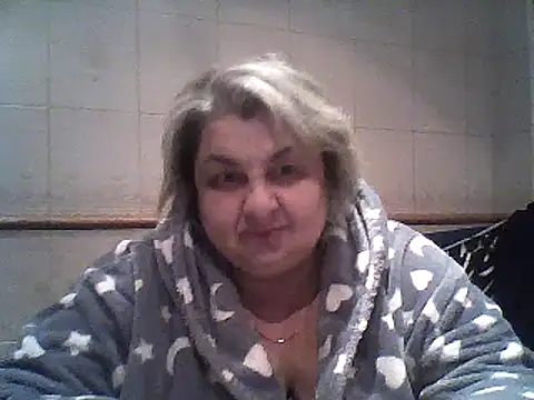 Snapshot of AngelSky4533 chatting on February 5, 9:29 pm AngelSky4533 online show from February 5, 9:29 pm