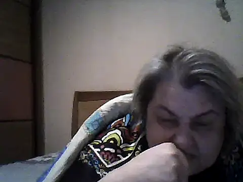 Snapshot of AngelSky4533 chatting on February 8, 4:04 pm AngelSky4533 online show from February 8, 4:04 pm