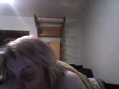 Snapshot of AngelSky4533 chatting on February 25, 4:10 pm AngelSky4533 online show from February 25, 4:10 pm