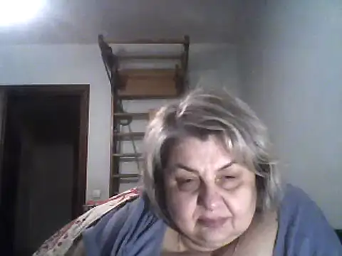 Snapshot of AngelSky4533 chatting on March 3, 8:00 pm AngelSky4533 online show from March 3, 8:00 pm