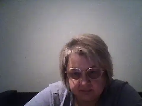 Snapshot of AngelSky4533 chatting on March 10, 6:01 pm AngelSky4533 online show from March 10, 6:01 pm