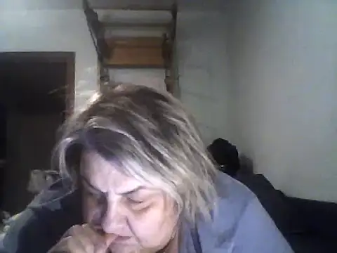 Snapshot of AngelSky4533 chatting on March 11, 8:42 pm AngelSky4533 online show from March 11, 8:42 pm