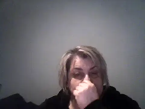 Snapshot of AngelSky4533 chatting on March 13, 5:28 pm AngelSky4533 online show from March 13, 5:28 pm