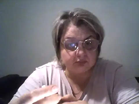 Snapshot of AngelSky4533 chatting on March 14, 9:43 pm AngelSky4533 online show from March 14, 9:43 pm