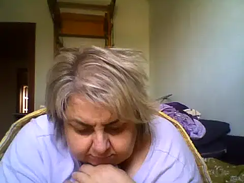 Snapshot of AngelSky4533 chatting on March 20, 12:00 pm AngelSky4533 online show from March 20, 12:00 pm