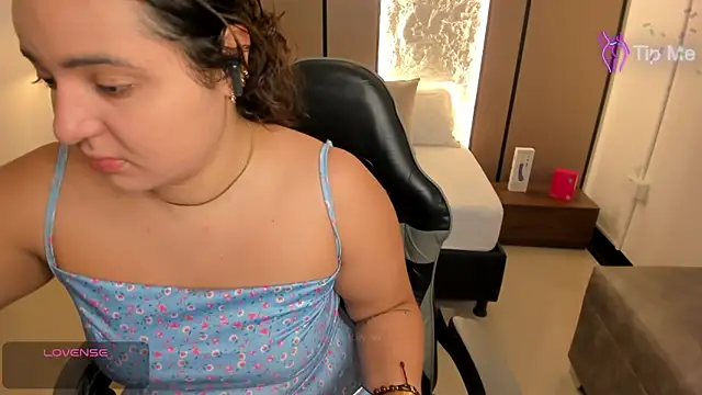 lilly ass  online show from May 20, 1:17 pm