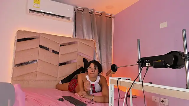 BrigitteRoy  online show from March 27, 8:26 am