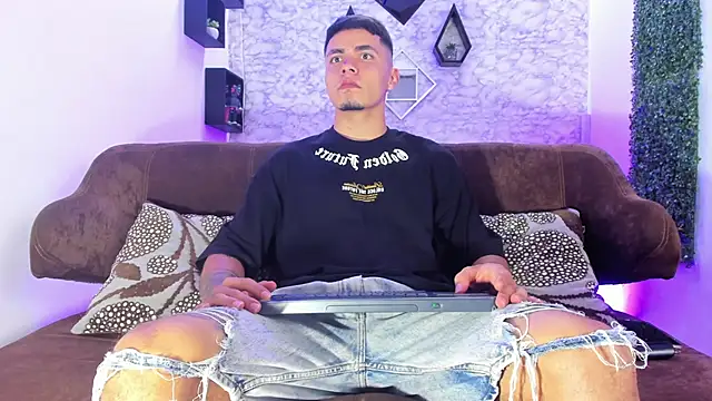 Snapshot of Thomass_conor chatting on October 29, 7:15 pm Thomass conor online show from October 29, 7:15 pm