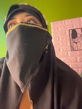 Snapshot of zahra_Jalid chatting on April 7, 11:48 pm zahra Jalid online show from April 7, 11:48 pm