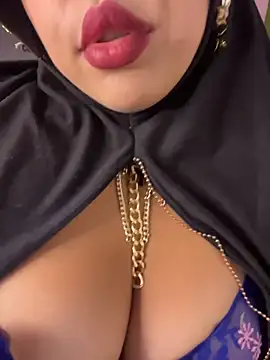 Snapshot of zahra_Jalid chatting on April 30, 8:37 pm zahra Jalid online show from April 30, 8:37 pm