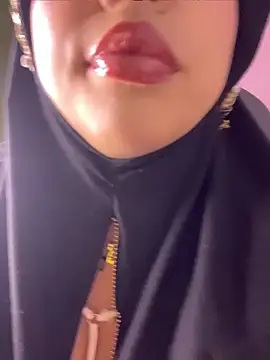 Snapshot of zahra_Jalid chatting on May 3, 9:21 pm zahra Jalid online show from May 3, 9:21 pm