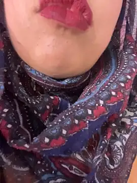 Snapshot of zahra_Jalid chatting on May 6, 10:26 pm zahra Jalid online show from May 6, 10:26 pm