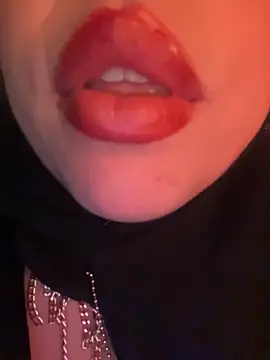 Snapshot of zahra_Jalid chatting on May 15, 11:34 pm zahra Jalid online show from May 15, 11:34 pm
