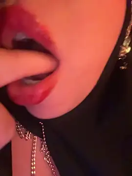 Snapshot of zahra_Jalid chatting on May 15, 11:56 pm zahra Jalid online show from May 15, 11:56 pm