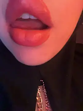 Snapshot of zahra_Jalid chatting on May 16, 12:18 am zahra Jalid online show from May 16, 12:18 am