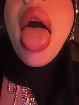 Snapshot of zahra_Jalid chatting on May 16, 12:40 am zahra Jalid online show from May 16, 12:40 am