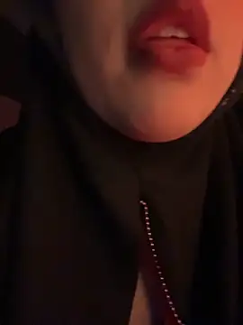 Snapshot of zahra_Jalid chatting on May 19, 9:43 pm zahra Jalid online show from May 19, 9:43 pm