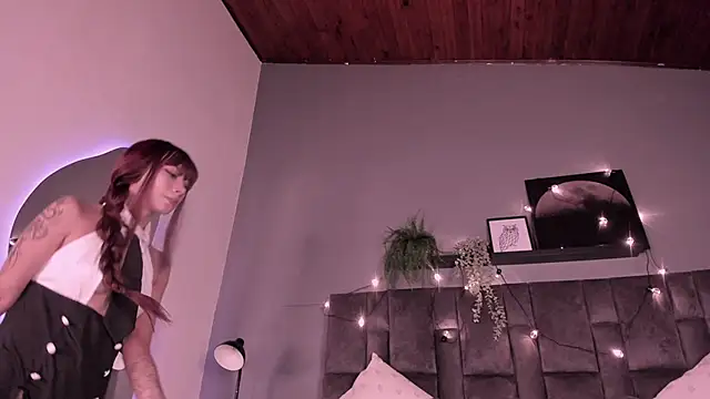 SabrinaSpell  online show from November 8, 11:43 am