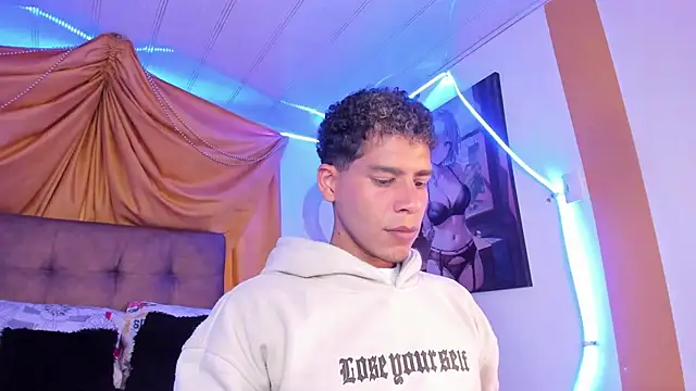 Snapshot of Ethan_Boyy chatting on September 27, 10:26 pm Ethan Boyy online show from September 27, 10:26 pm