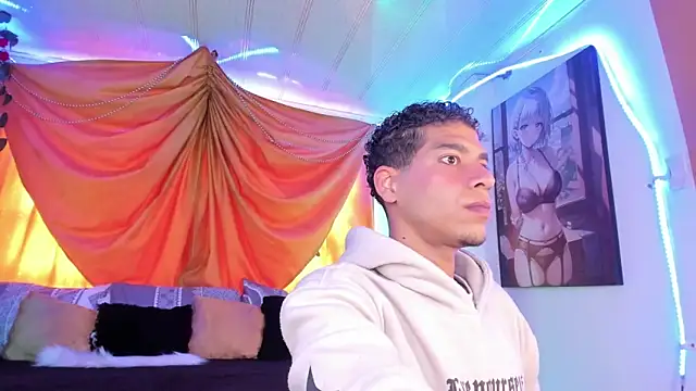 Snapshot of Ethan_Boyy chatting on October 4, 1:53 pm Ethan Boyy online show from October 4, 1:53 pm