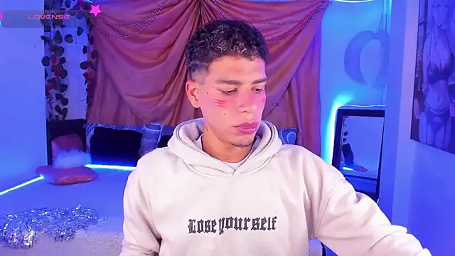 Snapshot of Ethan_Boyy chatting on October 23, 10:52 pm Ethan Boyy online show from October 23, 10:52 pm