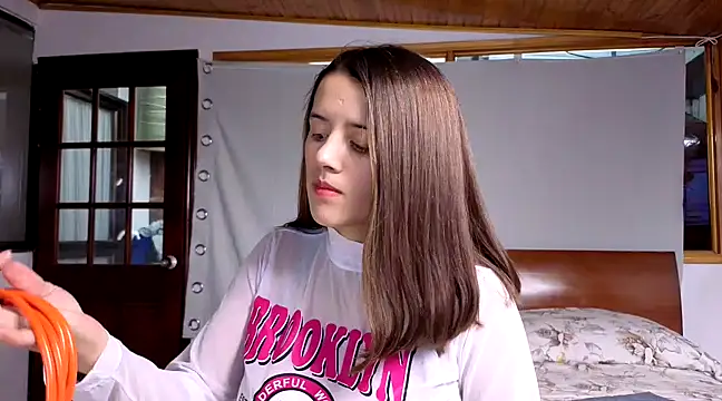 Snapshot of SexLaura_ chatting on February 12, 7:45 pm SexLaura online show from February 12, 7:45 pm