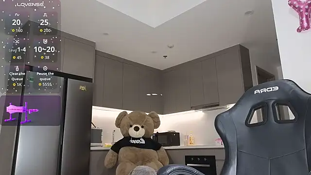 asianqueeny online show from October 25, 2:35 pm